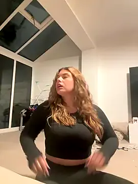 IvyStuart – webcam model profile photo Image 18