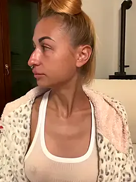 JessieLiu – webcam model profile photo Image 3