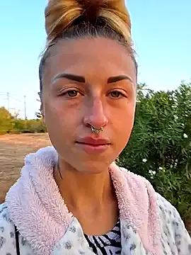 JessieLiu – webcam model profile photo Image 7