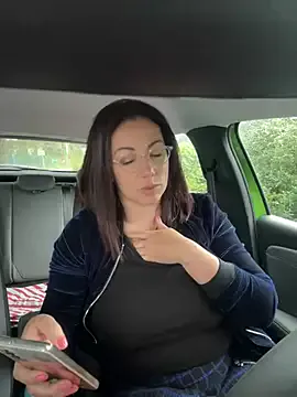 MarylinGlory – webcam model profile photo Image 2