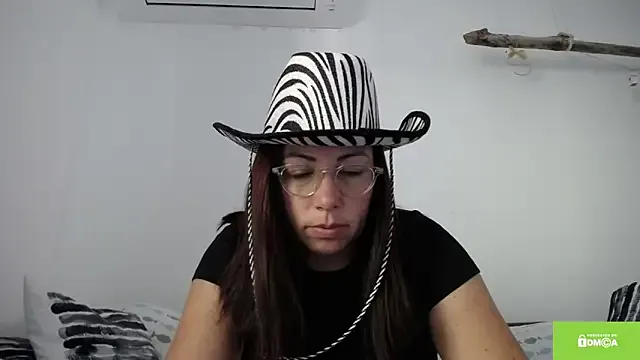 MarylinGlory – webcam model profile photo Image 7