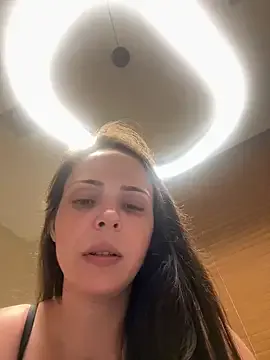 LaraCharm – webcam model profile photo Image 15