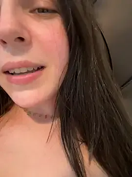 LaraCharm – webcam model profile photo Image 5