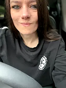 MiraKova – webcam model profile photo Image 19