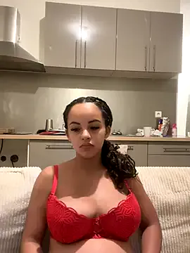 Evie – webcam model profile photo Image 8