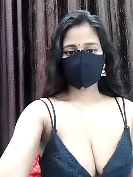 VivianBasset – webcam model profile photo Image 2