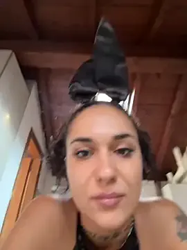 RuddyReyes – webcam model profile photo Image 5