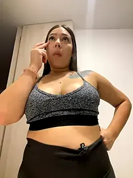 PollyElfi – webcam model profile photo Image 4