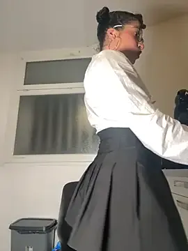 AyshaConnor – webcam model profile photo Image 18