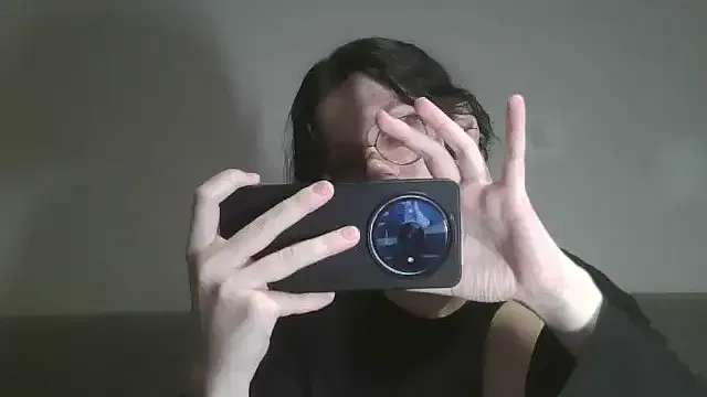 Evie – webcam model profile photo Image 6