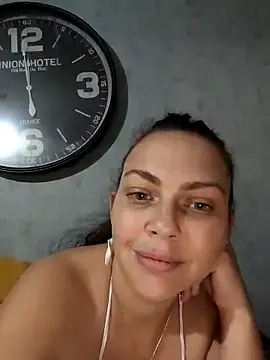 AnnieArias – webcam model profile photo Image 15