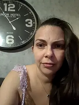 AnnieArias – webcam model profile photo Image 3