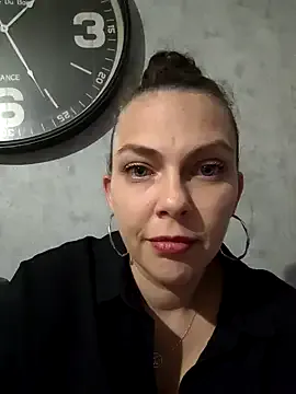 AnnieArias – webcam model profile photo Image 4