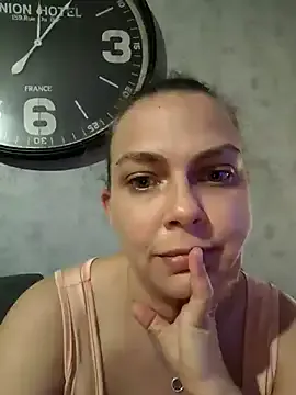 AnnieArias – webcam model profile photo Image 8