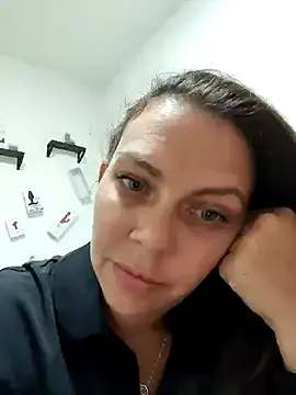 AnnieArias – webcam model profile photo Image 9