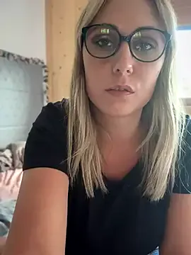 HaleyLyon – webcam model profile photo Image 18