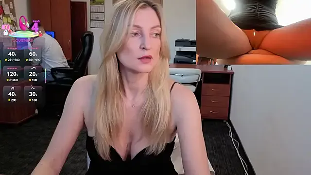 Carine – webcam model profile photo Image 5