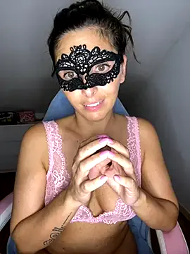 AishaHart – webcam model profile photo Image 14