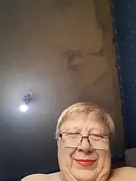 ElviraMilf – webcam model profile photo Image 2