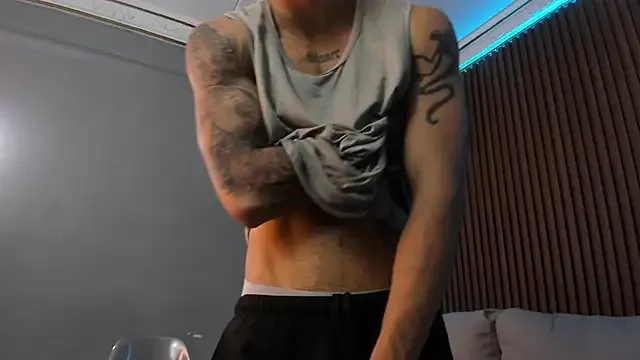 Dolce – webcam model profile photo Image 15