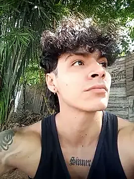 Dolce – webcam model profile photo Image 2