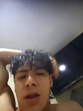 Dolce – webcam model profile photo Image 3