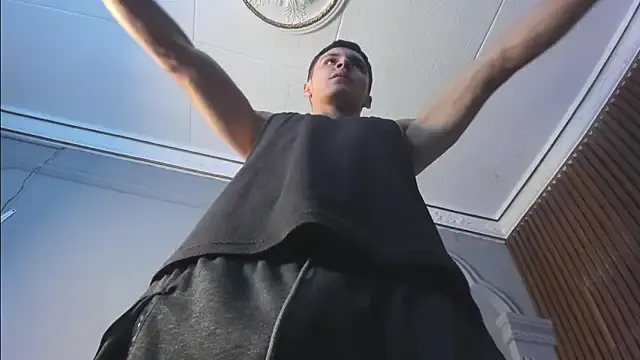 Dolce – webcam model profile photo Image 8