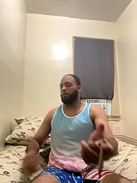 Carine – webcam model profile photo Image 3