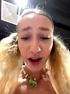 Zoluszka – webcam model profile photo Image 10