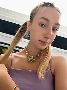 Zoluszka – webcam model profile photo Image 11