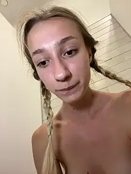 Zoluszka – webcam model profile photo Image 12