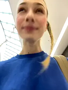 Zoluszka – webcam model profile photo Image 17