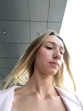 Zoluszka – webcam model profile photo Image 18