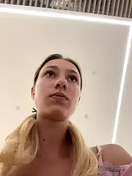 Zoluszka – webcam model profile photo Image 9