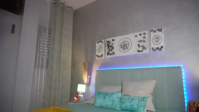 AriaSins – webcam model profile photo Image 9