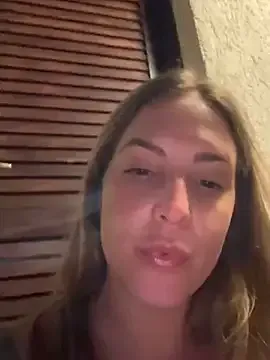 LaraOlson – webcam model profile photo Image 13