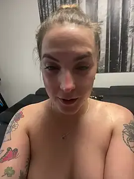 LaraOlson – webcam model profile photo Image 2