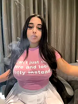 Dolce – webcam model profile photo Image 17