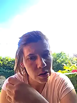 Bella – webcam model profile photo Image 12