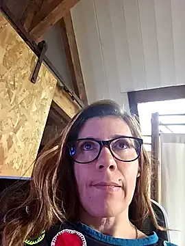 Bella – webcam model profile photo Image 17