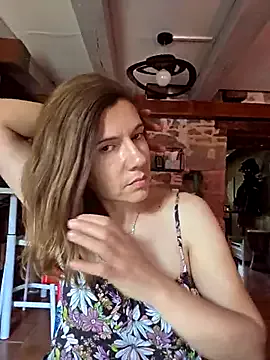 Bella – webcam model profile photo Image 6