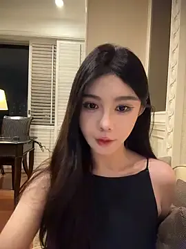 Bella – webcam model profile photo Image 2