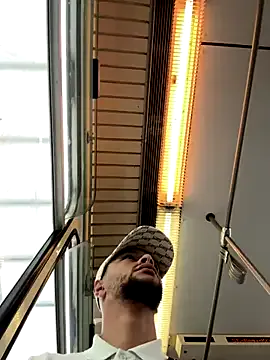 AlisonColemans – webcam model profile photo Image 2