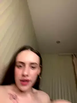 EvanyaRose – webcam model profile photo Image 12