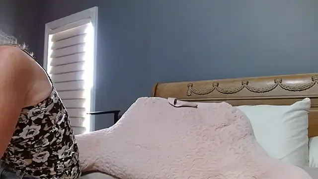 Dolce – webcam model profile photo Image 13