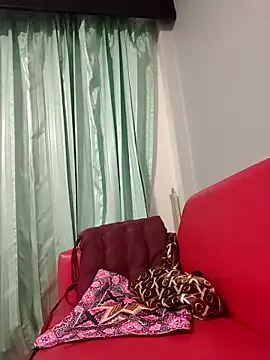 PaulinaGiovanni – webcam model profile photo Image 2