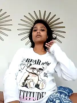 SherineNorth – webcam model profile photo Image 14