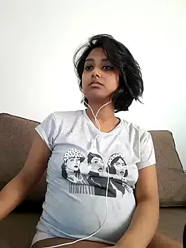 SherineNorth – webcam model profile photo Image 4