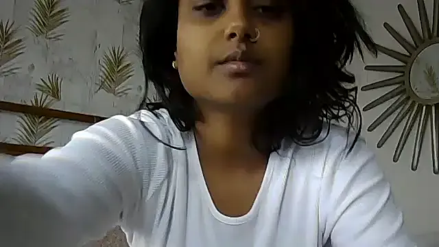 SherineNorth – webcam model profile photo Image 8