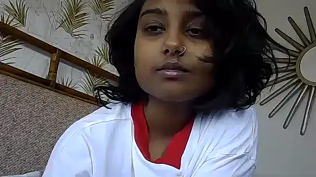 SherineNorth – webcam model profile photo Image 9